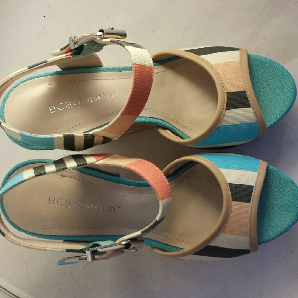 BCBGeneration  Vendi Flamingo Platform Sandal - Picture 7 of 8